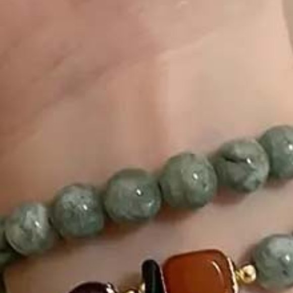 CHINESE GREEN JADE BEADS W/WHITE PEACE CHARM AND YELLOW & PINK JADE BRACELET B - Picture 2 of 4